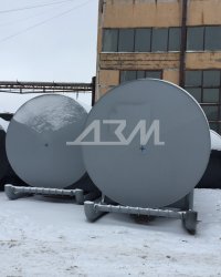 Партия резервуаров на санях объёмом по 50 куб.м.