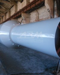 Водонапорная башня Рожновского объёмом 50 куб.м. с оттяжными элементами приготовленная к погрузке на автоплатформу.